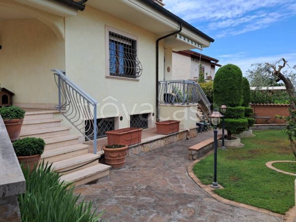 casa indipendente in vendita a Roma in zona Torre Gaia