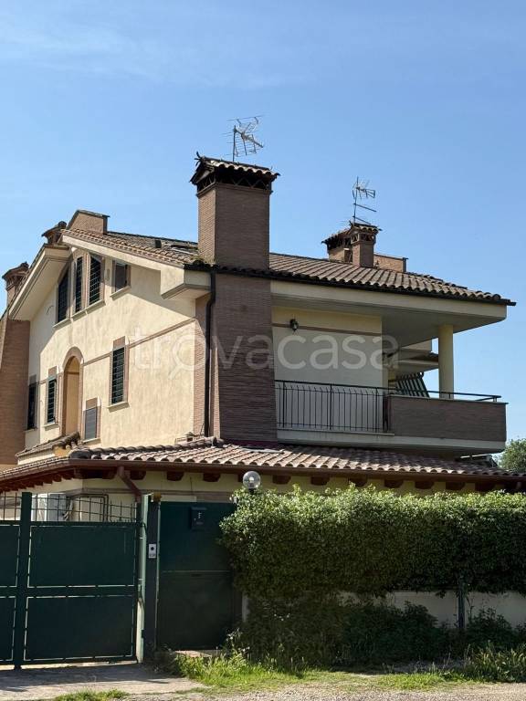 casa indipendente in vendita a Roma in zona Torre Gaia