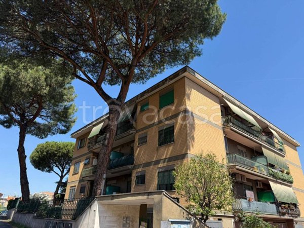 appartamento in vendita a Roma in zona Torre Gaia