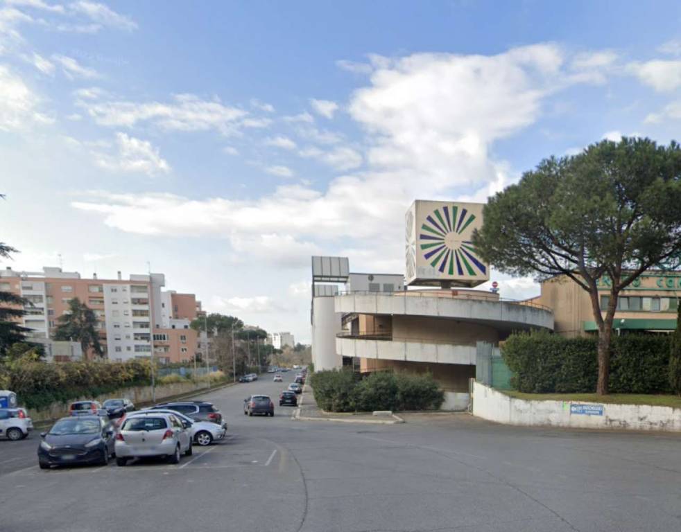 appartamento in vendita a Roma in zona Ardeatino