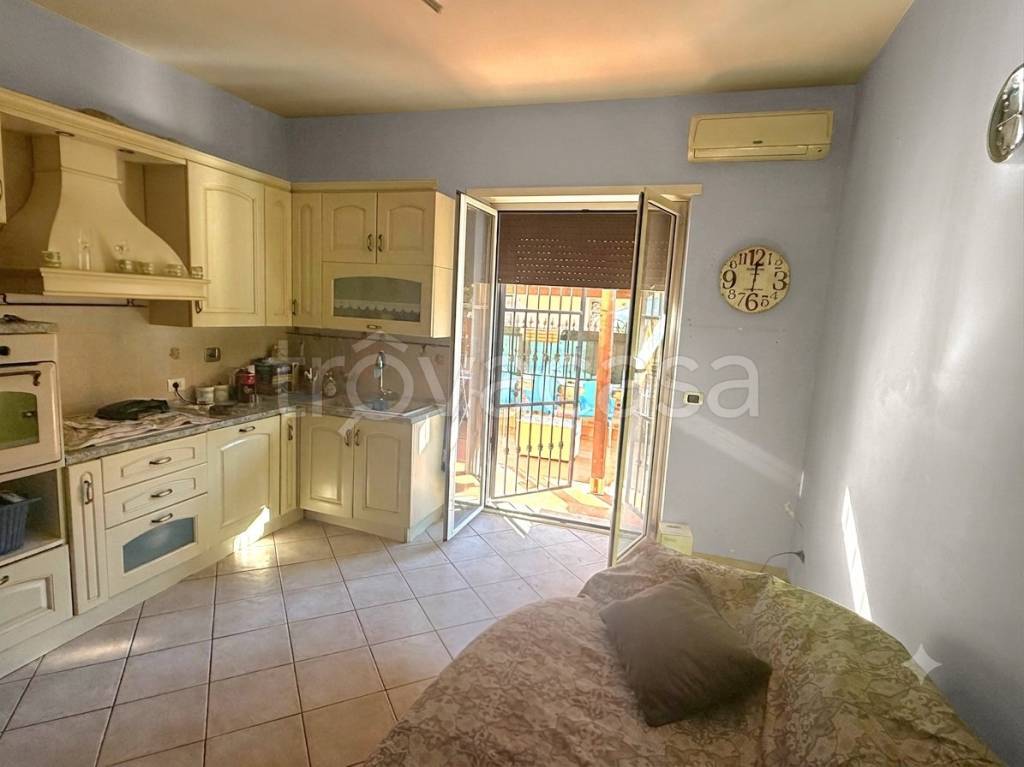 appartamento in vendita a Roma in zona Torre Angela