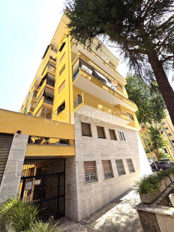 appartamento in vendita a Roma in zona Don Bosco