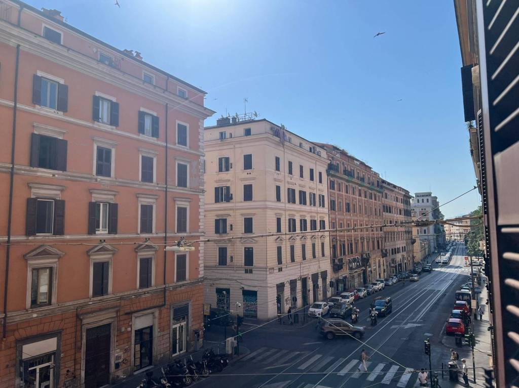 appartamento in vendita a Roma in zona Esquilino
