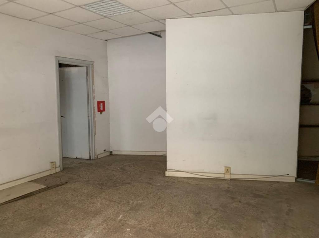 negozio in vendita a Roma in zona Collatino