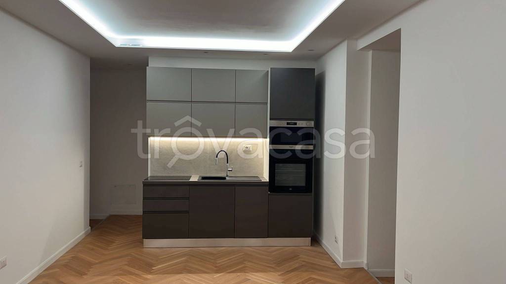 appartamento in vendita a Roma in zona Ardeatino