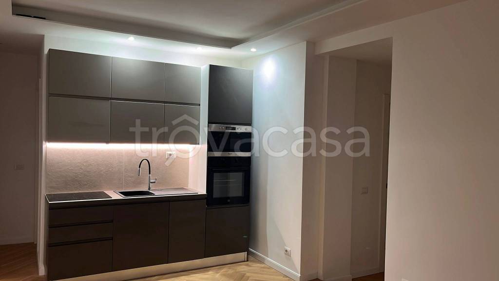 appartamento in vendita a Roma in zona Ardeatino