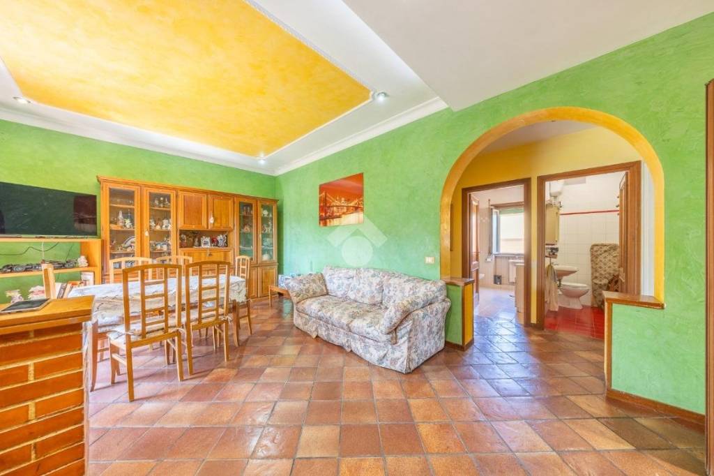 appartamento in vendita a Roma in zona Lunghezza