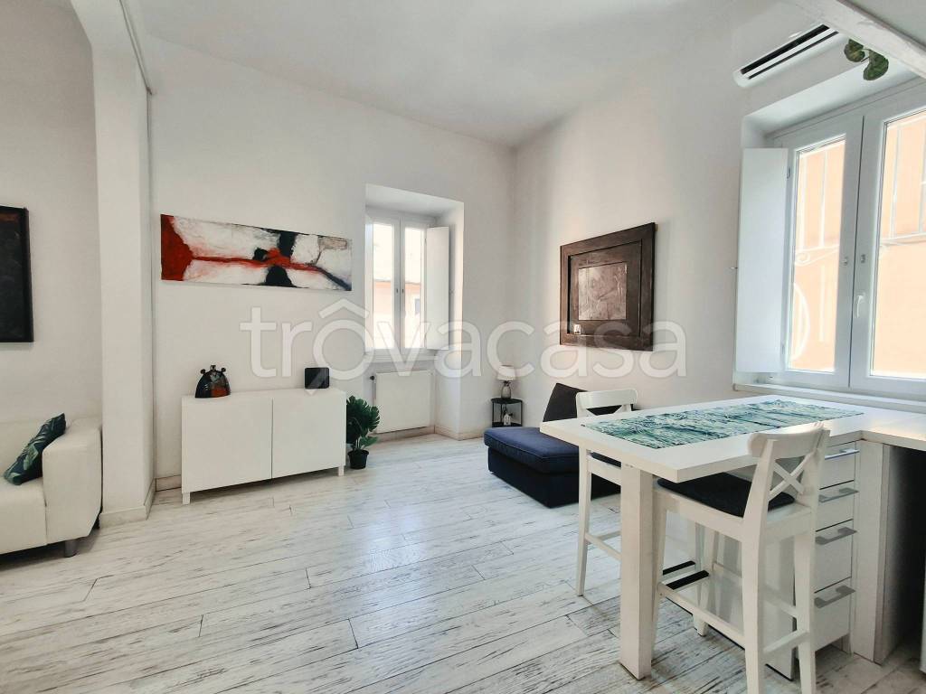 appartamento in vendita a Roma in zona Trastevere