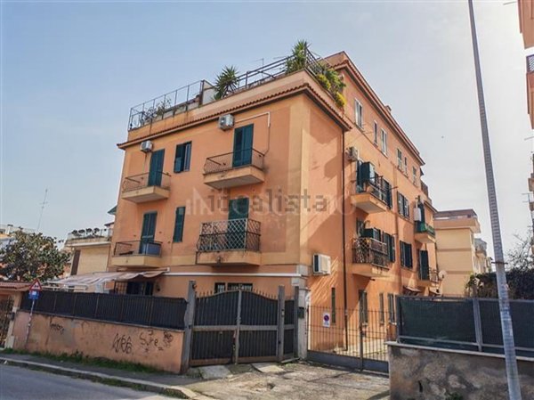 appartamento in vendita a Roma in zona Primavalle