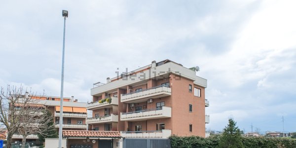 appartamento in vendita a Roma in zona Casal Morena
