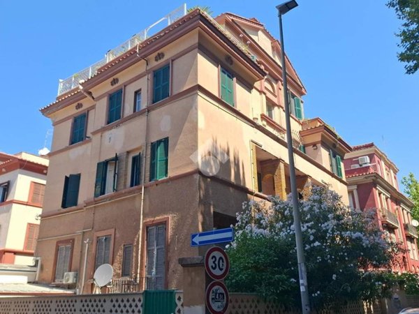 appartamento in vendita a Roma in zona Ostia
