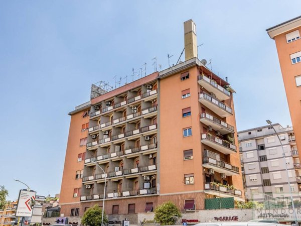 appartamento in vendita a Roma in zona Don Bosco