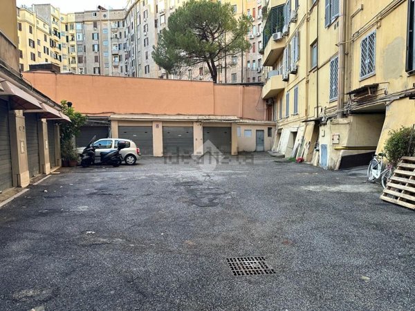 locale di sgombero in vendita a Roma in zona Della Vittoria