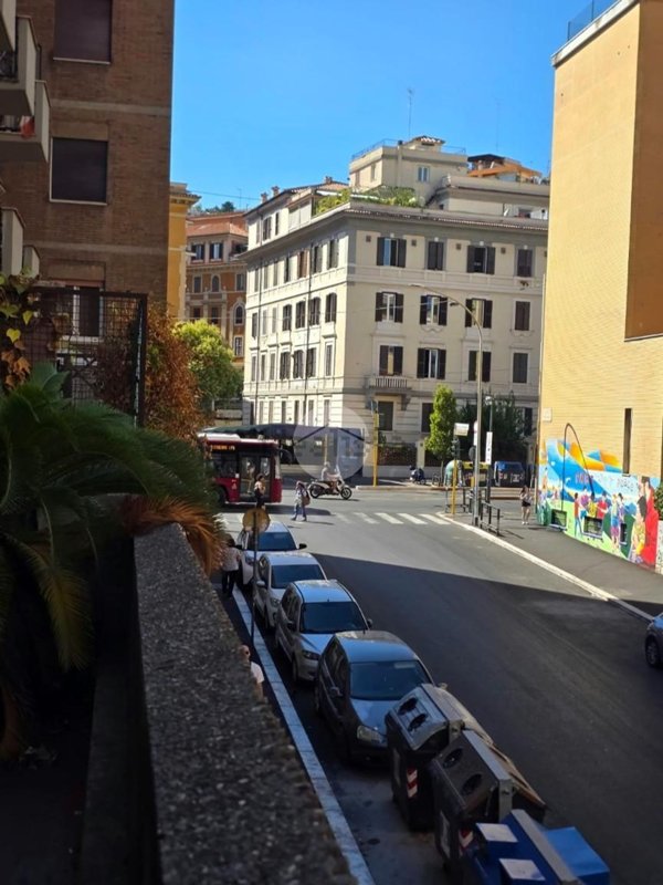 appartamento in vendita a Roma in zona Trastevere