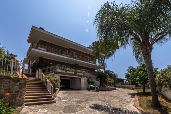 casa indipendente in vendita a Roma in zona Tre Pini - Poggio dei Fiori
