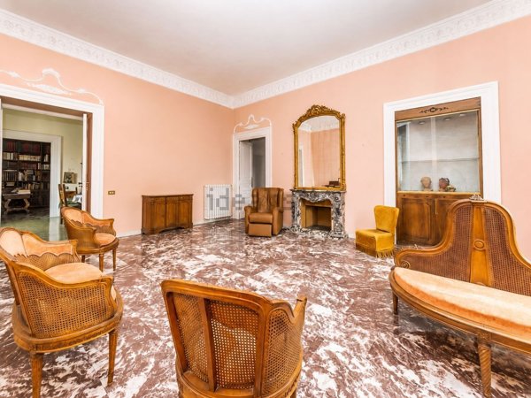 appartamento in vendita a Roma in zona Rione Monti/Campitelli