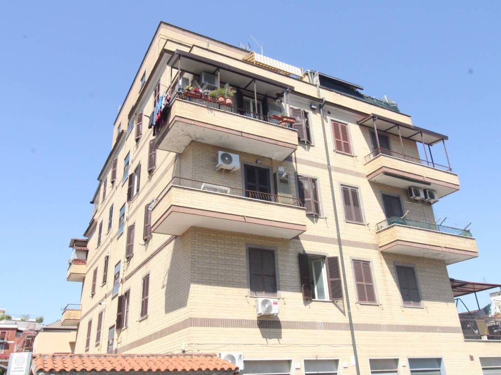 appartamento in vendita a Roma in zona Alessandrino