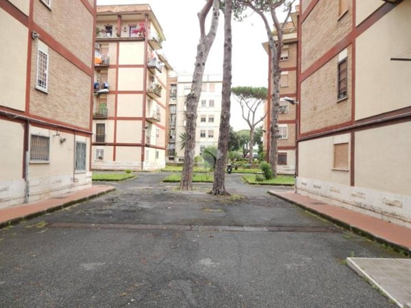 appartamento in vendita a Roma in zona Ostia