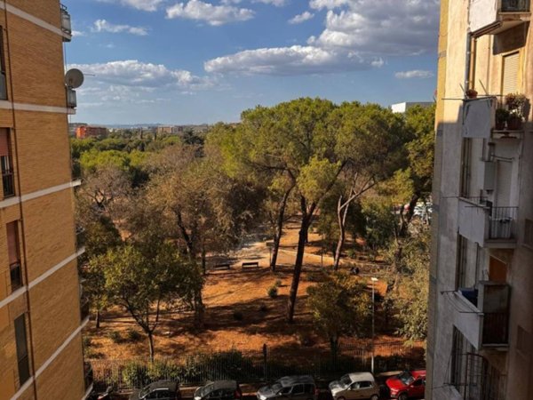 appartamento in vendita a Roma in zona Prenestino-Labicano