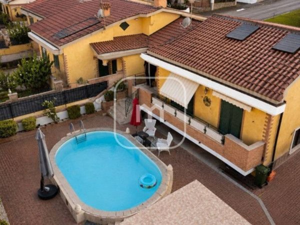 casa indipendente in vendita a Roma in zona Ponte di Nona