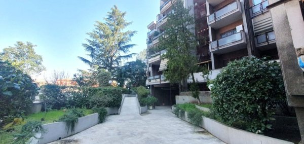 appartamento in vendita a Roma in zona Ardeatino