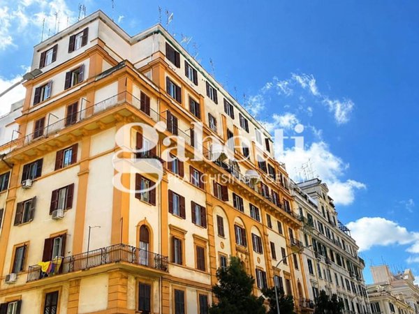 appartamento in vendita a Roma in zona Appio Latino