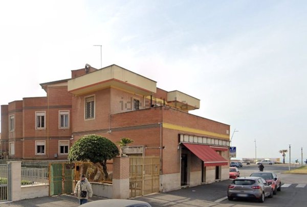 appartamento in vendita a Roma in zona Ostia