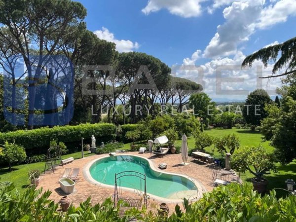 casa indipendente in vendita a Roma