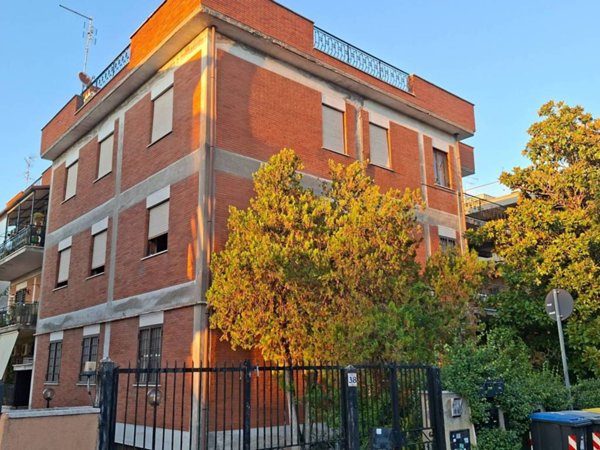 appartamento in vendita a Roma in zona Finocchio