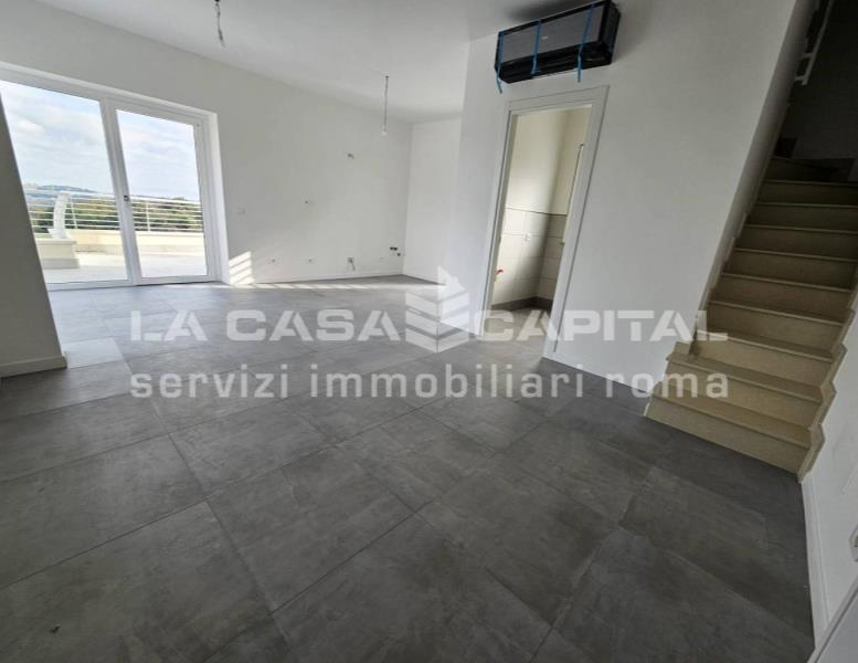 appartamento in vendita a Roma in zona Tor di Quinto