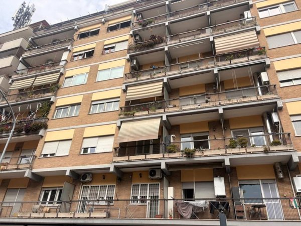appartamento in vendita a Roma in zona Tuscolano