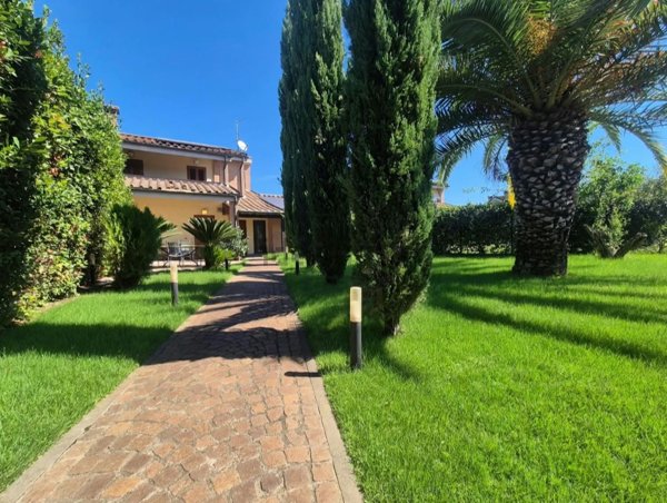 casa indipendente in vendita a Roma in zona Casal Boccone