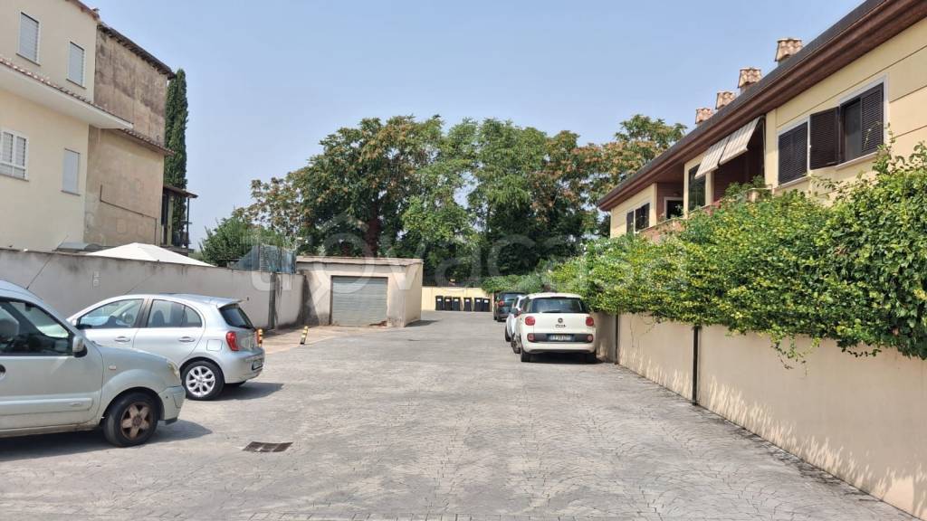 appartamento in vendita a Roma in zona Casal Morena