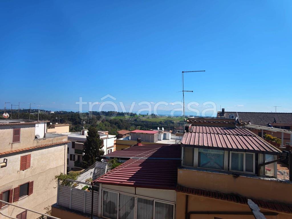 appartamento in vendita a Roma in zona Tomba di Nerone