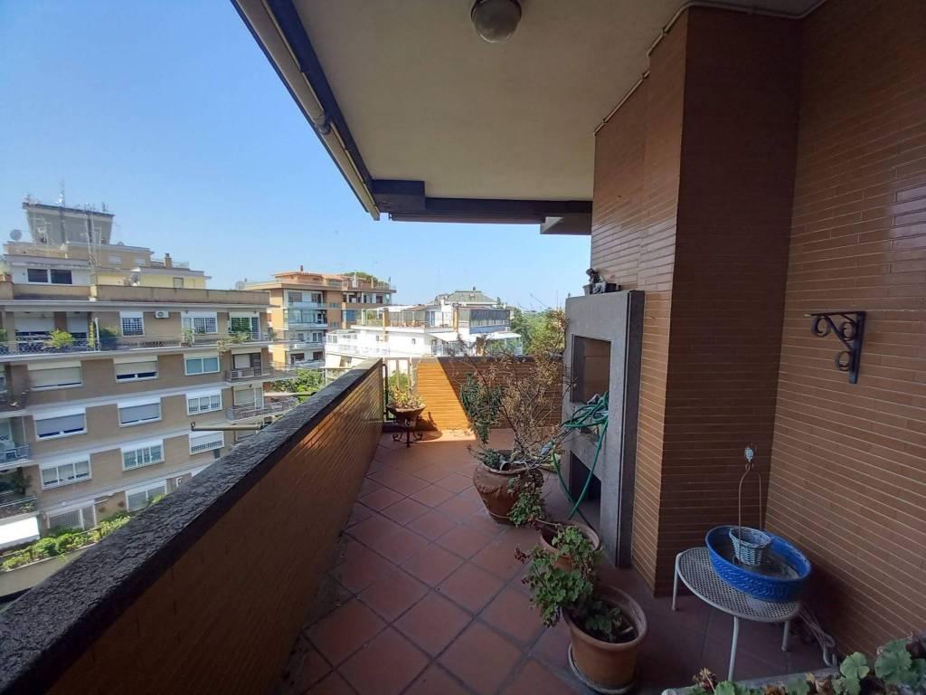 appartamento in vendita a Roma in zona Della Vittoria