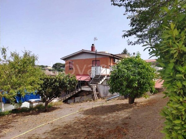 casa indipendente in vendita a Roma in zona Spregamore
