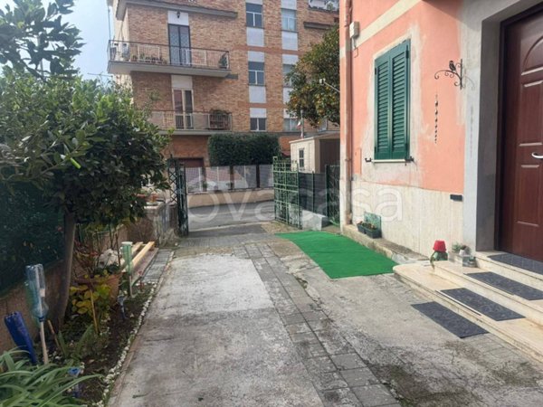 appartamento in vendita a Roma in zona Corviale