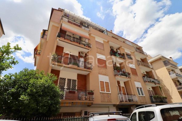 appartamento in vendita a Roma in zona Corviale