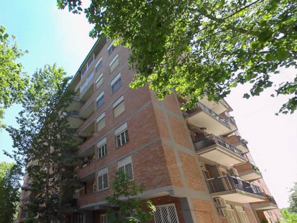 appartamento in vendita a Roma in zona Ostiense