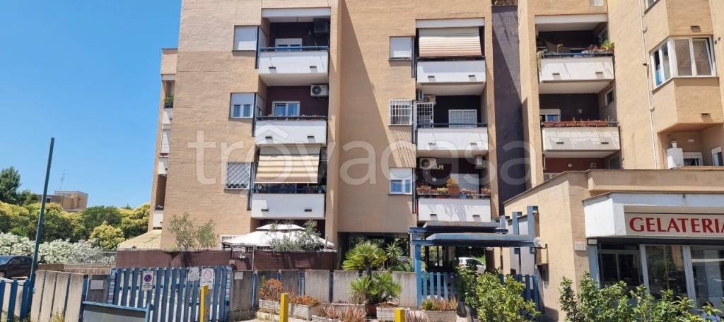 appartamento in vendita a Roma in zona Corviale