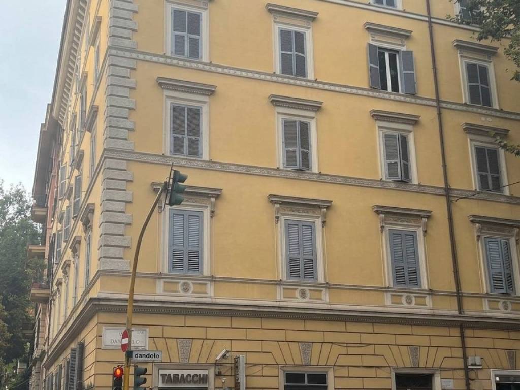 appartamento in vendita a Roma in zona Trastevere