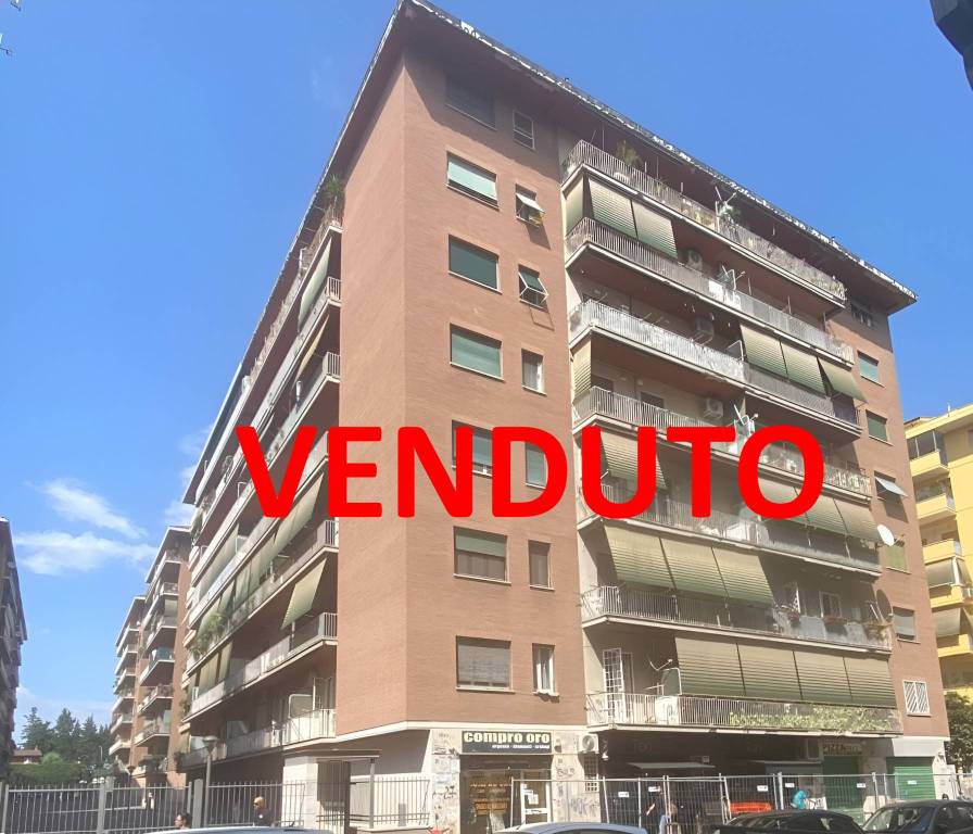 appartamento in vendita a Roma in zona Don Bosco
