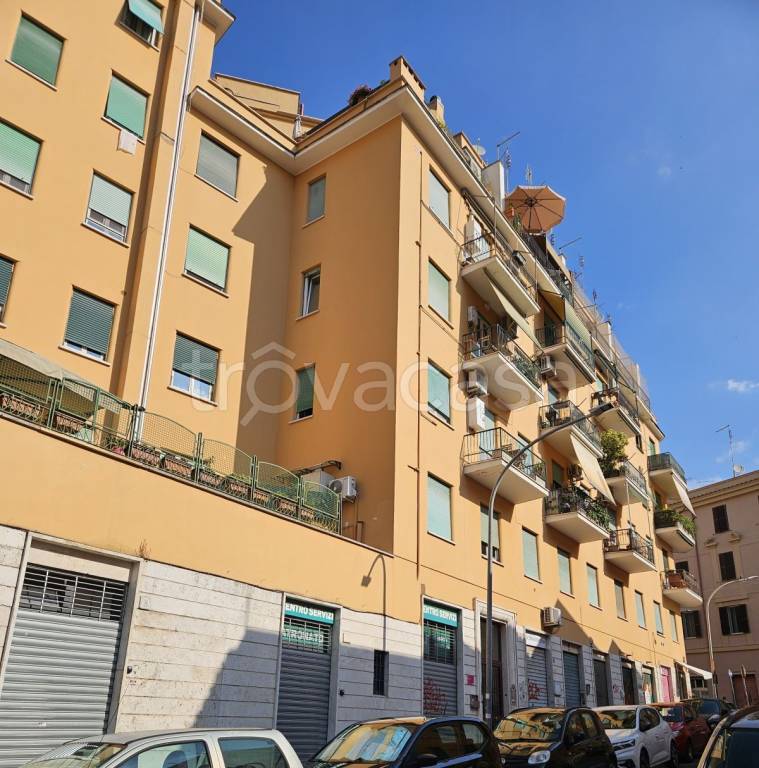 appartamento in vendita a Roma in zona Appio Latino