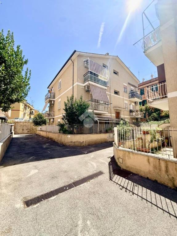 appartamento in vendita a Roma in zona Ponte Mammolo