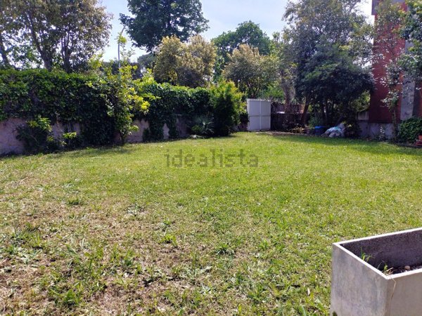 casa indipendente in vendita a Roma in zona Axa
