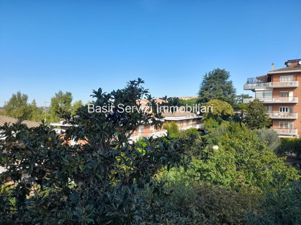 appartamento in vendita a Roma in zona Corviale