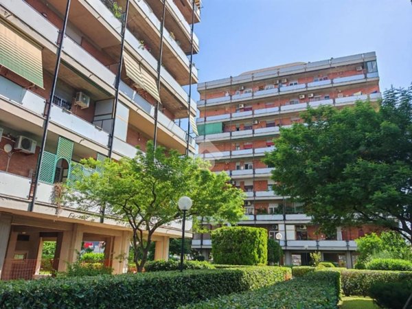 appartamento in vendita a Roma in zona Torre Spaccata