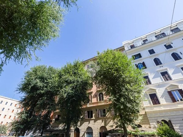 appartamento in vendita a Roma in zona Esquilino
