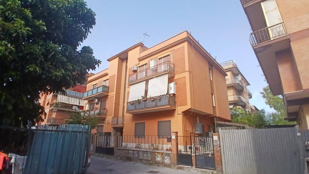 appartamento in vendita a Roma in zona Tor Vergata/Torrenova