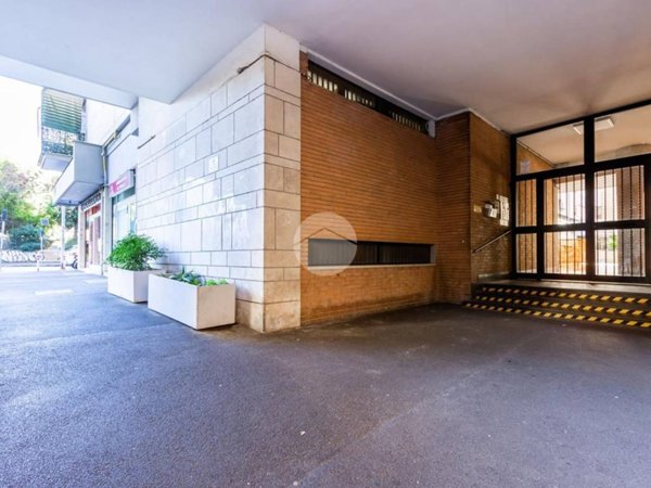 appartamento in vendita a Roma in zona Ostiense